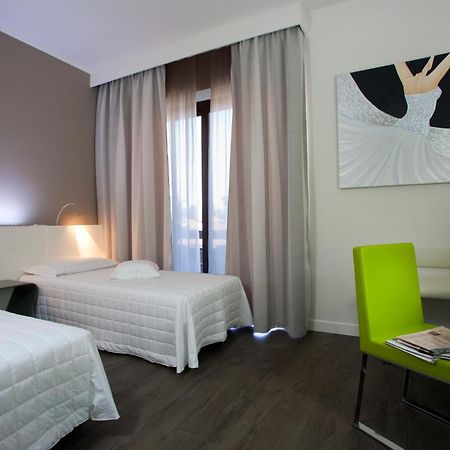 Hotel Desenzano Desenzano del Garda Exterior foto