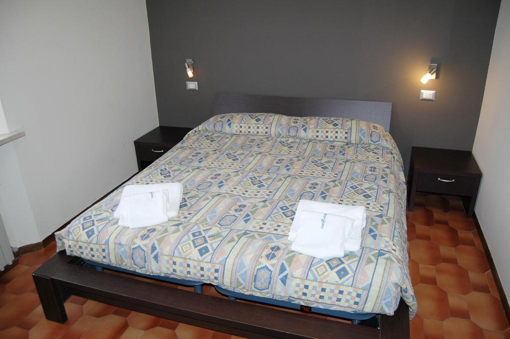 Hotel Desenzano Desenzano del Garda Habitación foto